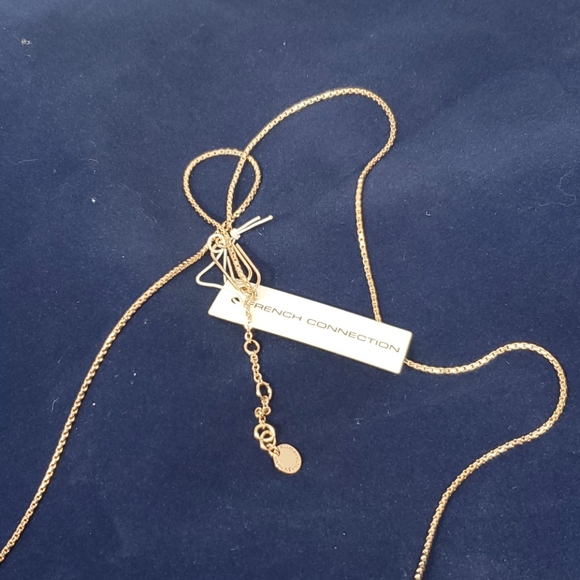 French connection white/gold necklace - Picture 3 of 5